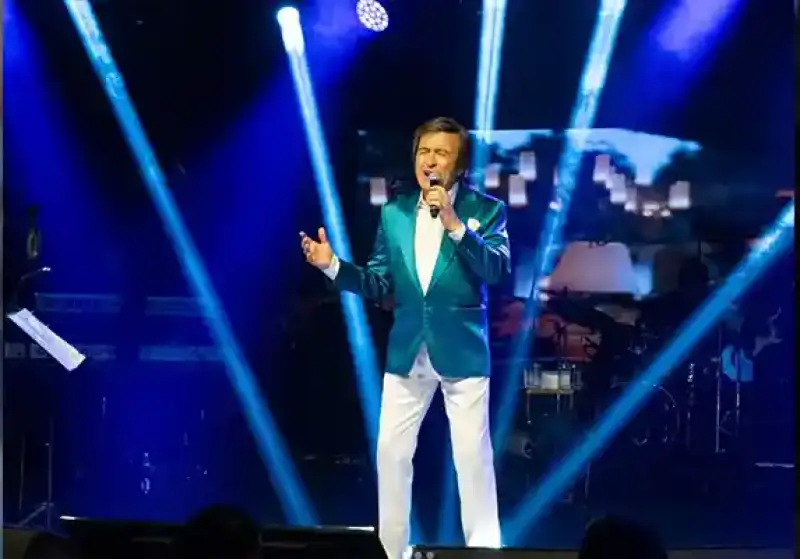 Yeni Cabaret İzmir - İzmir Mekan Rehberi