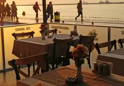 Sakız Alsancak Restaurant fotoğraf 1 - İzmir Mekan Rehberi