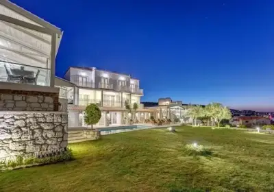 Boğaziçi Butik Otel Alaçatı - İzmir Mekan Rehberi