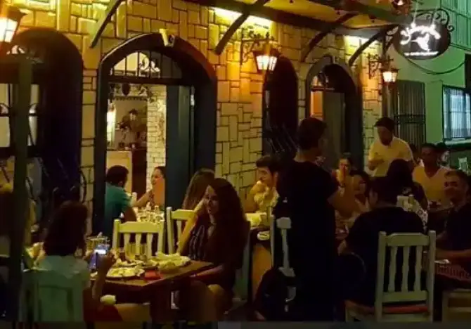 Yalıçapkını İzmir Meyhanesi - İzmir Mekan Rehberi