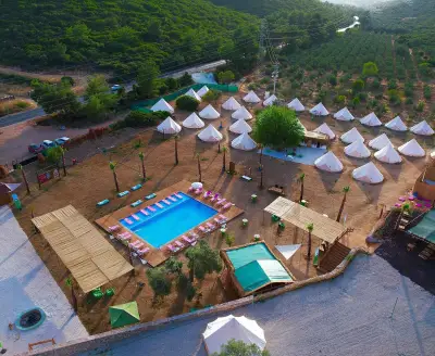 Into the Wild Glamping Alaçatı
