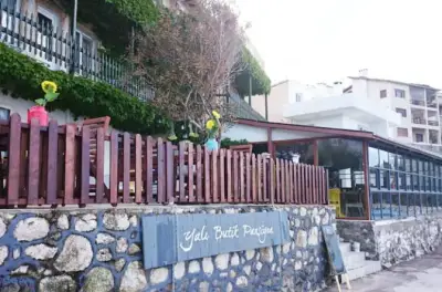 Yalı Butik Pansiyon - İzmir Mekan Rehberi