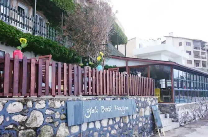 Yalı Butik Pansiyon - İzmir Mekan Rehberi