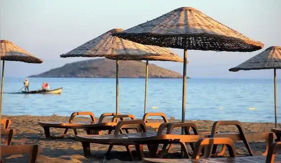 Gümüldür Mavi Deniz Otel & Restoran - İzmir Mekan Rehberi