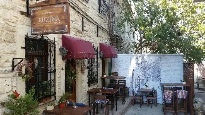 Kuzina Foça - İzmir Mekan Rehberi