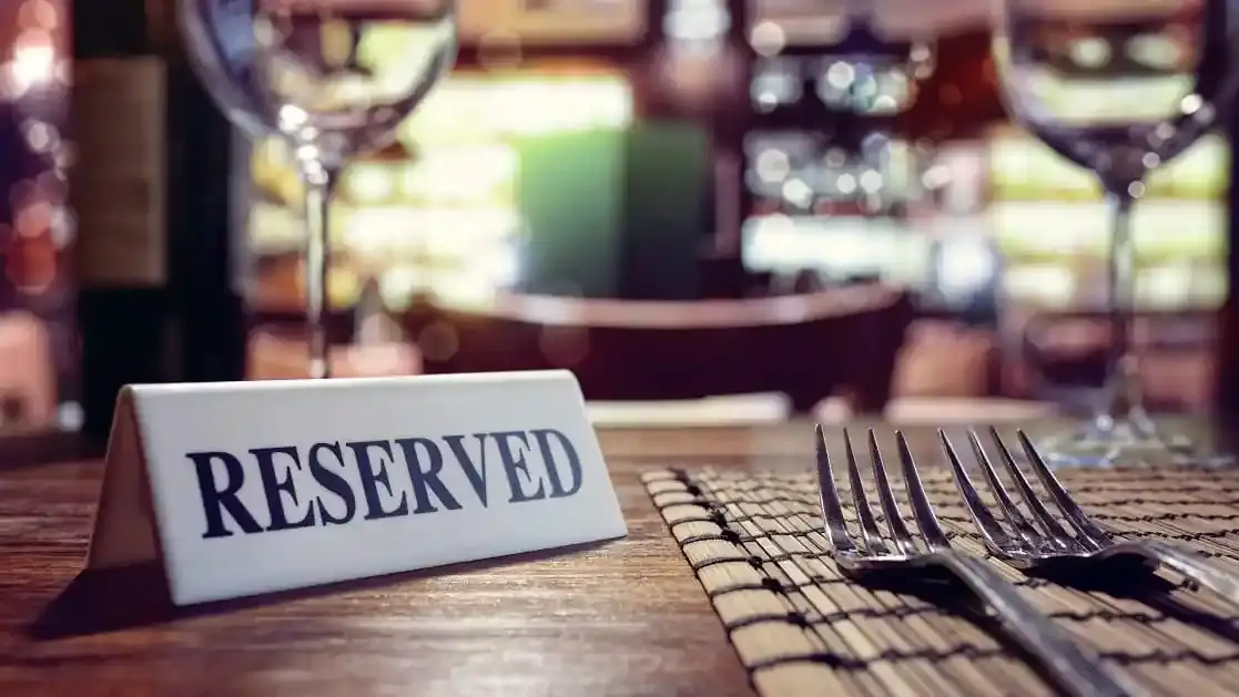 Restoranlarda No-Show Sorunu: Rezervasyon Yaptırıp Gelmeyen Müşteriler Nasıl Azaltılır? - İzmir Mekan Rehberi