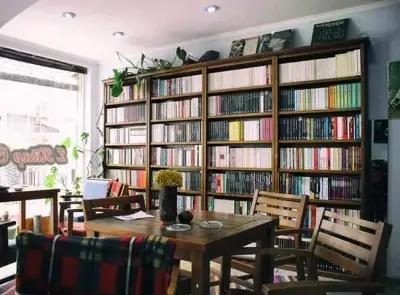 kiraz kafe kitaplık