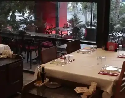 Kırmızı Ocakbaşı fotoğraf 1 - İzmir Mekan Rehberi