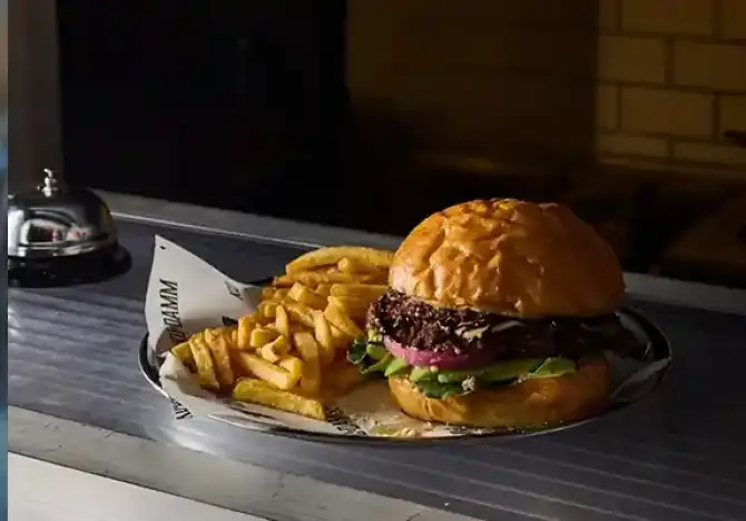Kudamm Burger & Grill Bar - İzmir Mekan Rehberi