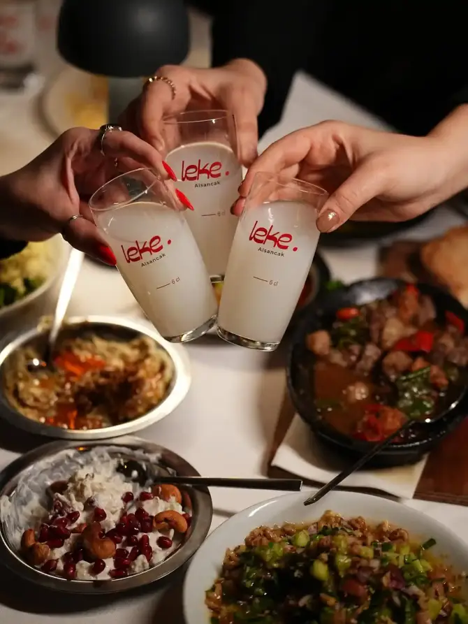 leke alsancak mezeler ve rakı
