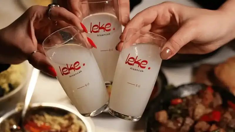 Leke Alsancak fotoğraf 1