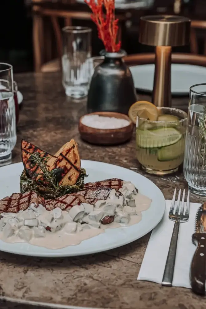Lezzet Steakhouse - İzmir Mekan Rehberi