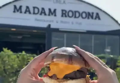 Madam Rodona Restaurant fotoğraf 1 - İzmir Mekan Rehberi