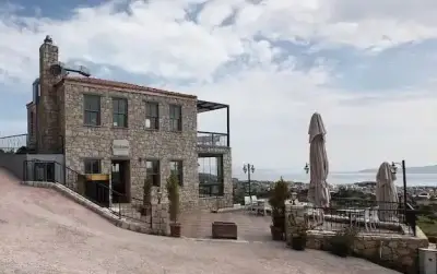 Mardavana Restaurant & Cafe fotoğraf 1 - İzmir Mekan Rehberi