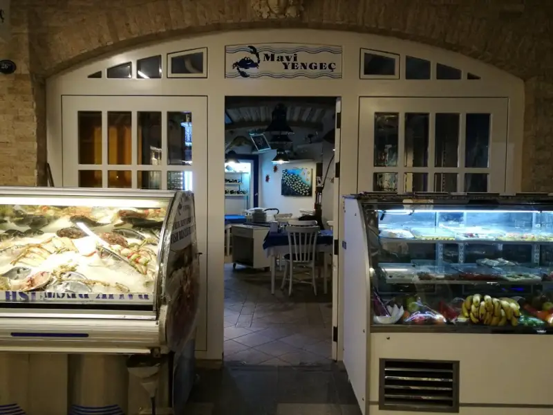Mavi Yengec - İzmir Mekan Rehberi