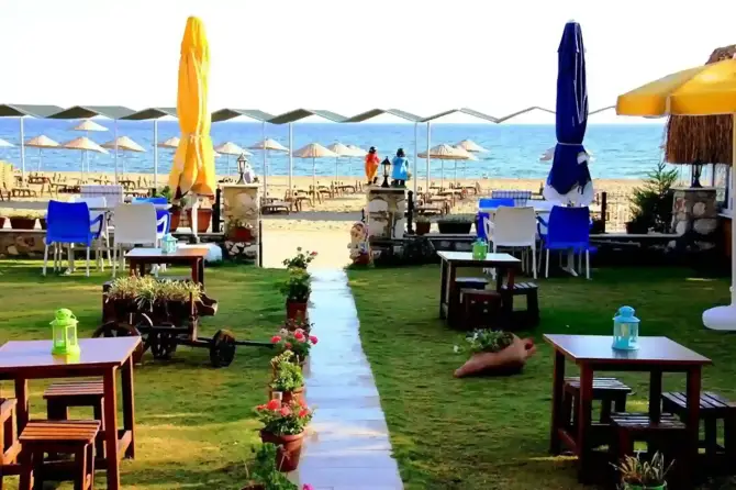 Gümüldür Mavi Deniz Otel & Restoran - İzmir Mekan Rehberi