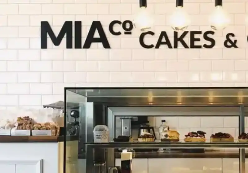 Mia Co. Cakes & Bakery  - İzmir Mekan Rehberi
