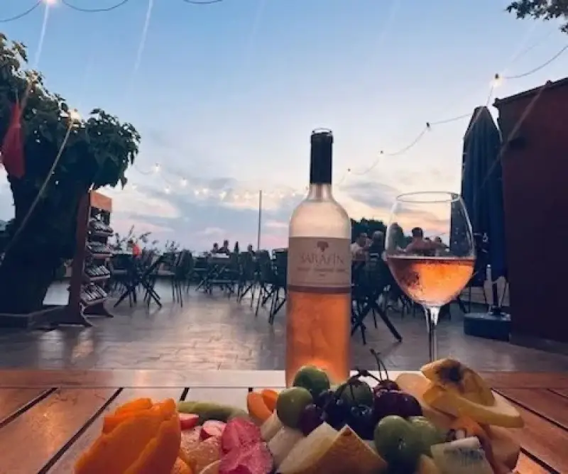 Mutaber Meyhane - İzmir Mekan Rehberi