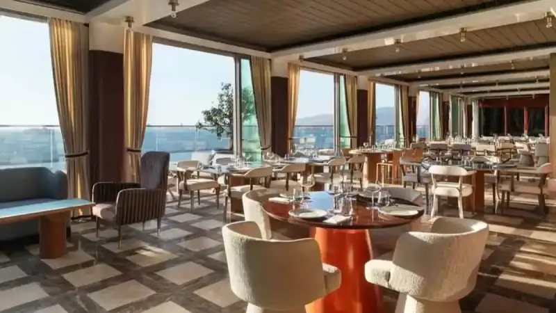 Pagos Rooftop Konak - İzmir Mekan Rehberi