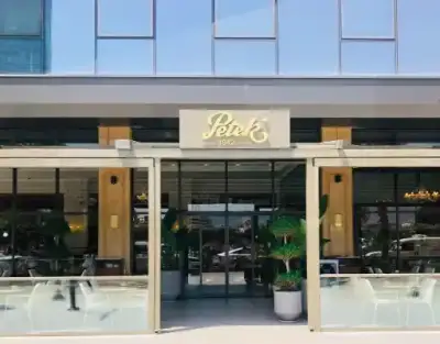 Petek Pastanesi Bayraklı
