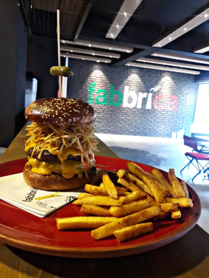 Italiana Fabbrica İzmir - İzmir Mekan Rehberi