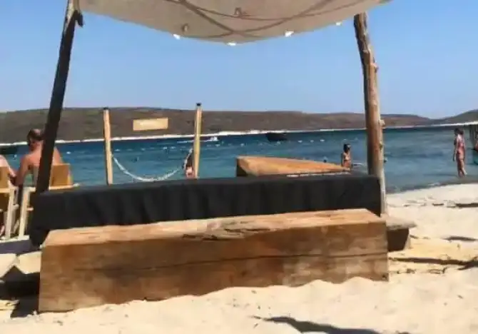 Plage İsolee Beach Alaçatı - İzmir Mekan Rehberi