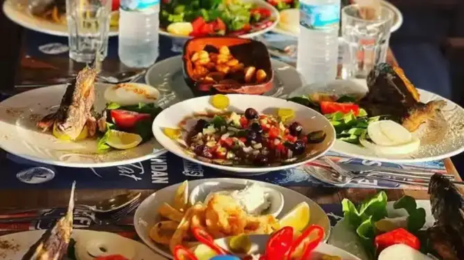 Popcorn Lounge & bar Kordon - İzmir Mekan Rehberi
