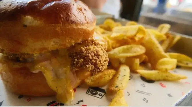 Rock'N Burger - İzmir Mekan Rehberi
