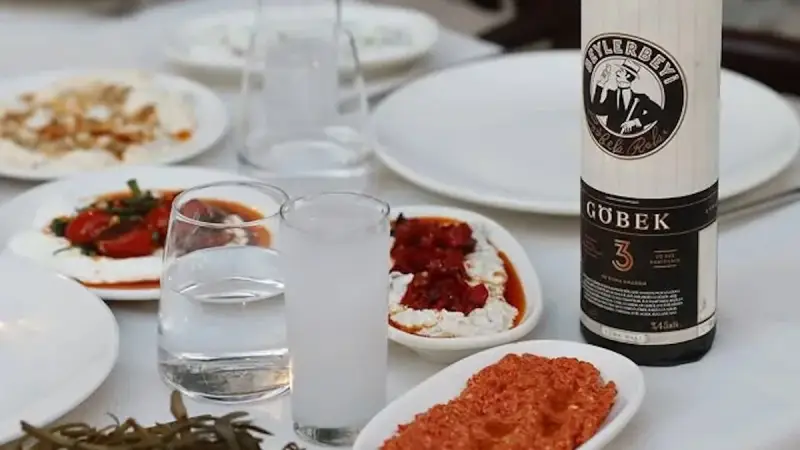Sadece Meyhane - İzmir Mekan Rehberi