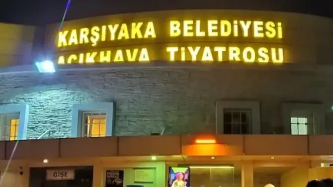  Suat Taşer Açık Hava Tiyatrosu Bostanlı - İzmir Mekan Rehberi