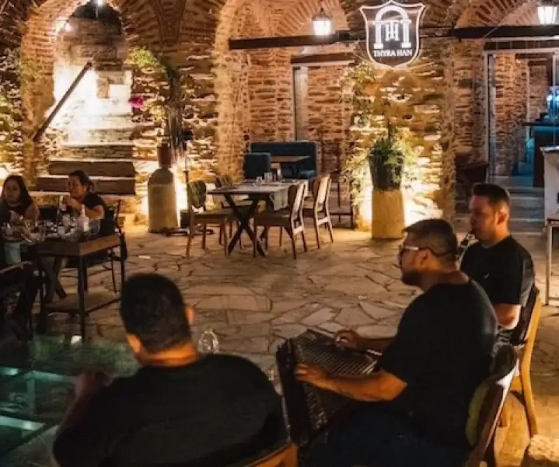 Thyra Han Restaurant - İzmir Mekan Rehberi