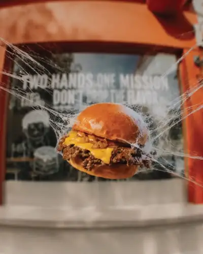 two hands burger cheddar
