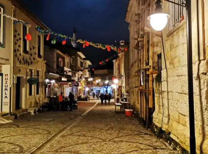 Urla Sanat Sokağı - İzmir Mekan Rehberi