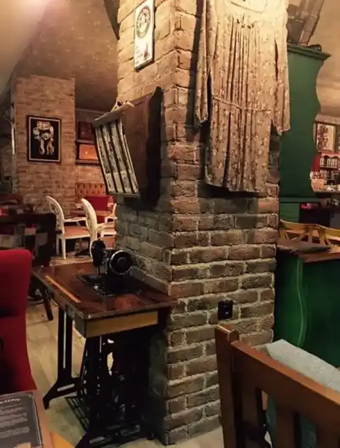 Vintage Cafe - İzmir Mekan Rehberi