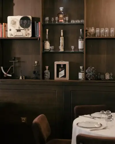 yasefin meyhanesi iç ambiyans