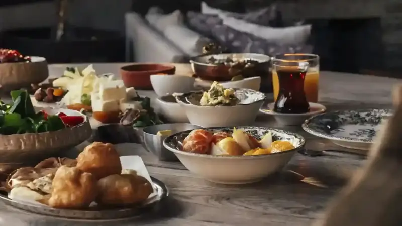 Zeste Restoran Güllü Konakları - İzmir Mekan Rehberi