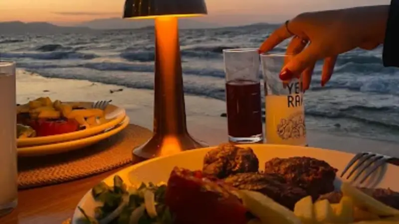 Zeytin Cafe & Restoran Urla - İzmir Mekan Rehberi