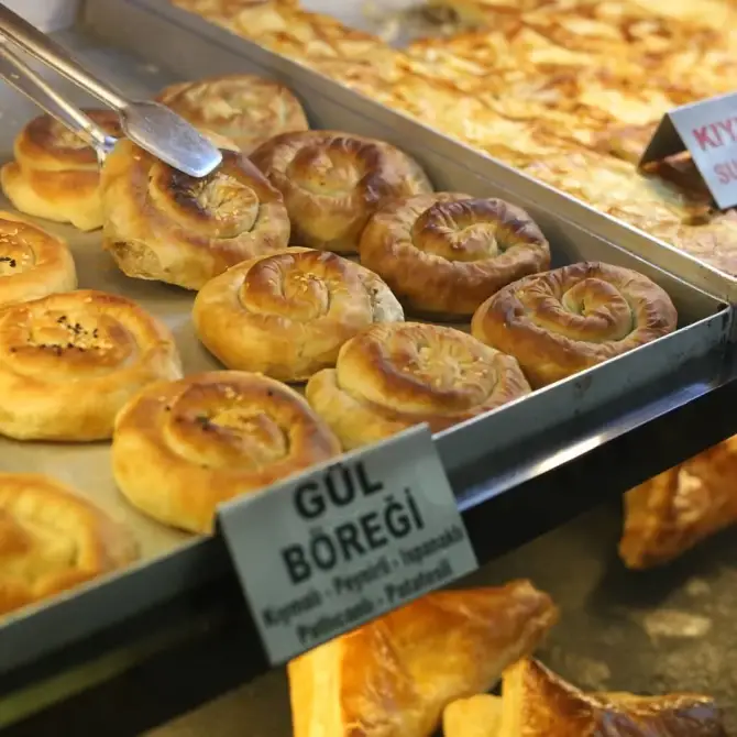 Merdane Börek&Pide İzmir - İzmir Mekan Rehberi