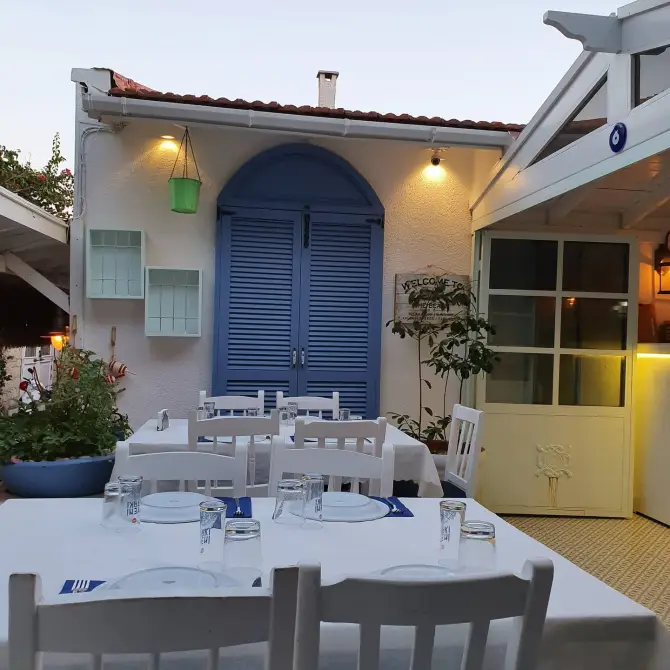 Karina Restaurant Alaçatı - İzmir Mekan Rehberi