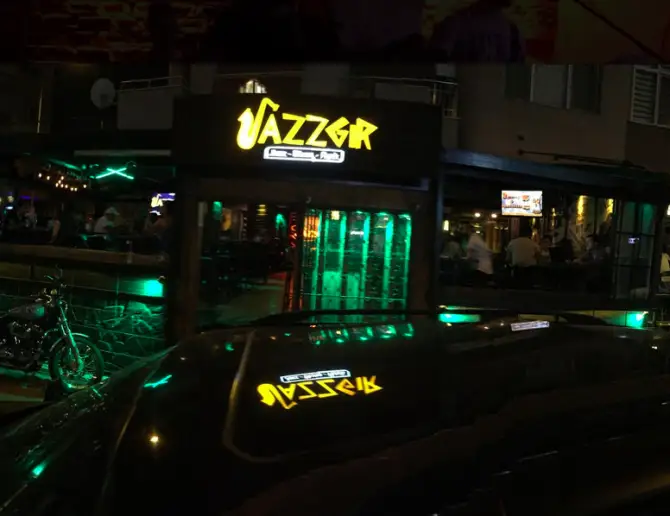 Jazzgır Live Performance Hall - İzmir Mekan Rehberi