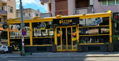 Jazzgır Live Performance Hall fotoğraf 4 - İzmir Mekan Rehberi