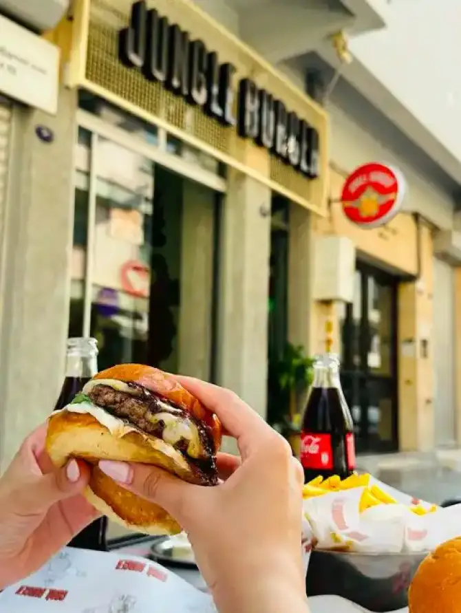 Jungle Burger - İzmir Mekan Rehberi