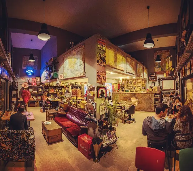 JUNKER Cafe & More - İzmir Mekan Rehberi