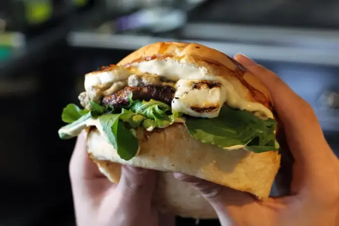 Kaburger Karşıyaka - İzmir Mekan Rehberi