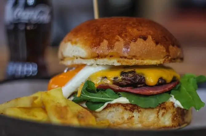 Kaburger Karşıyaka - İzmir Mekan Rehberi
