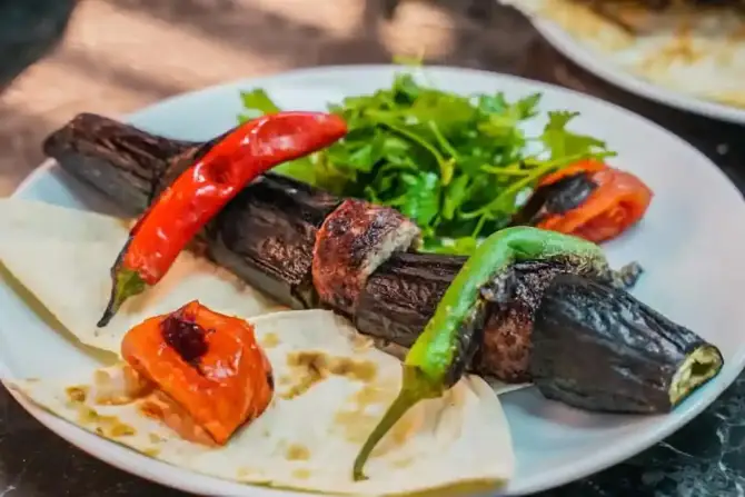 Kadiroğlu Ciğercisi - İzmir Mekan Rehberi