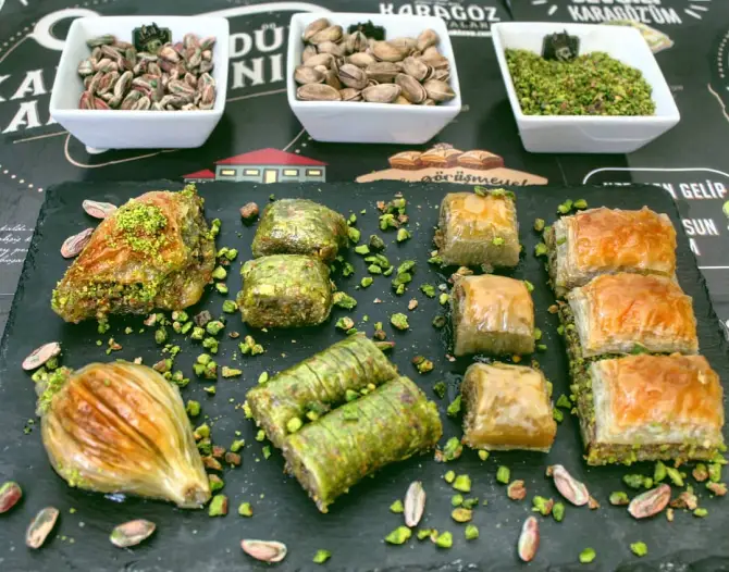 Karagöz Baklavaları - İzmir Mekan Rehberi