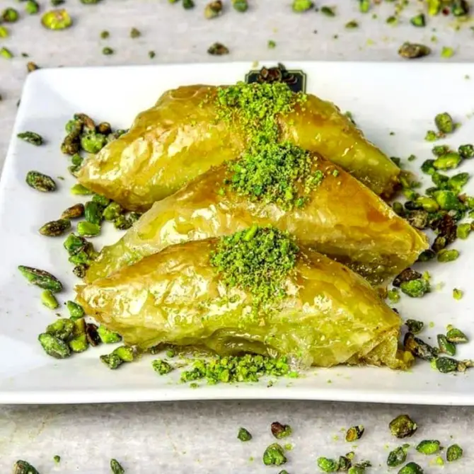 Karagöz Baklavaları - İzmir Mekan Rehberi