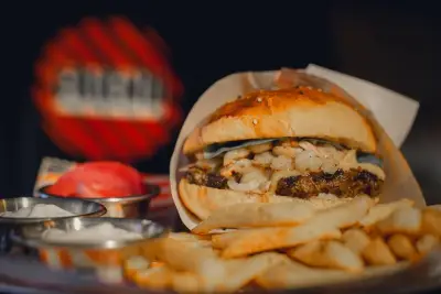 Friend Burger fotoğraf 6 - İzmir Mekan Rehberi