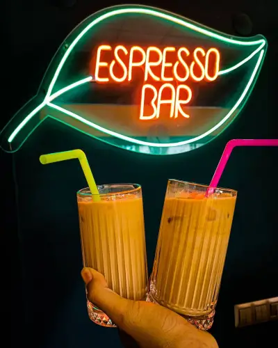 The Leaf Coffee Shop fotoğraf 2 - İzmir Mekan Rehberi